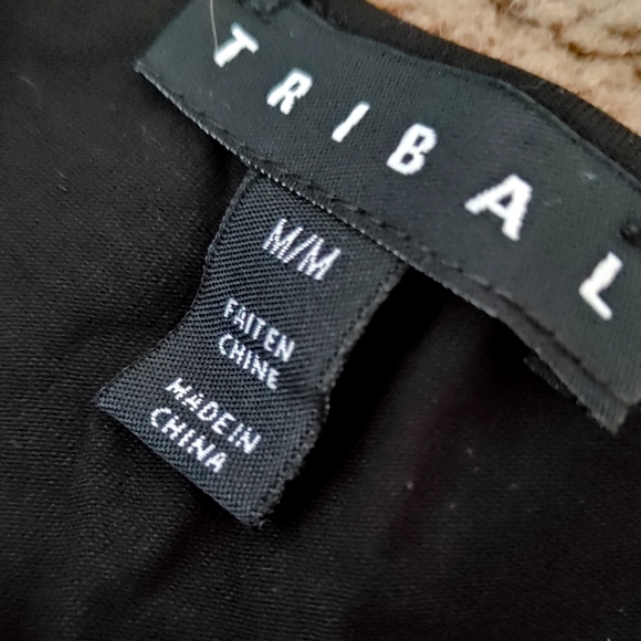 🖤 Black Tank Top 🖤 - Picture 2 of 5